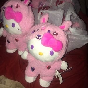 Hello kitty valentines greeter 2022